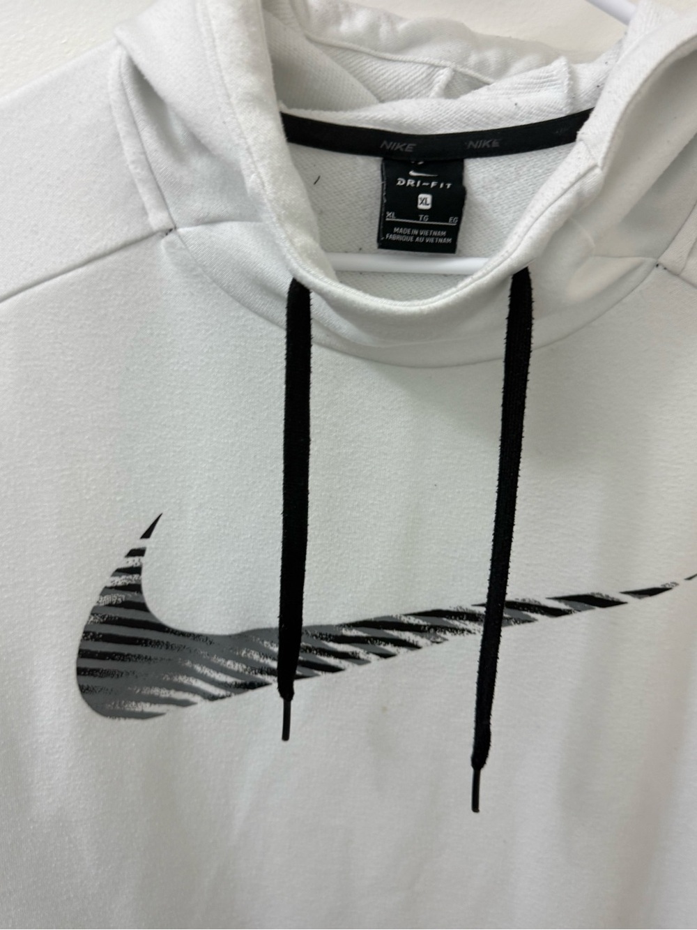 Nike Men’s White Pullover Hoodie with Black Swoosh - Picture 3 of 7